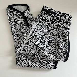 Lululemon Real Quick Tight Luxtreme Leggings Miss‎ Mosaic Posey Black White 2
